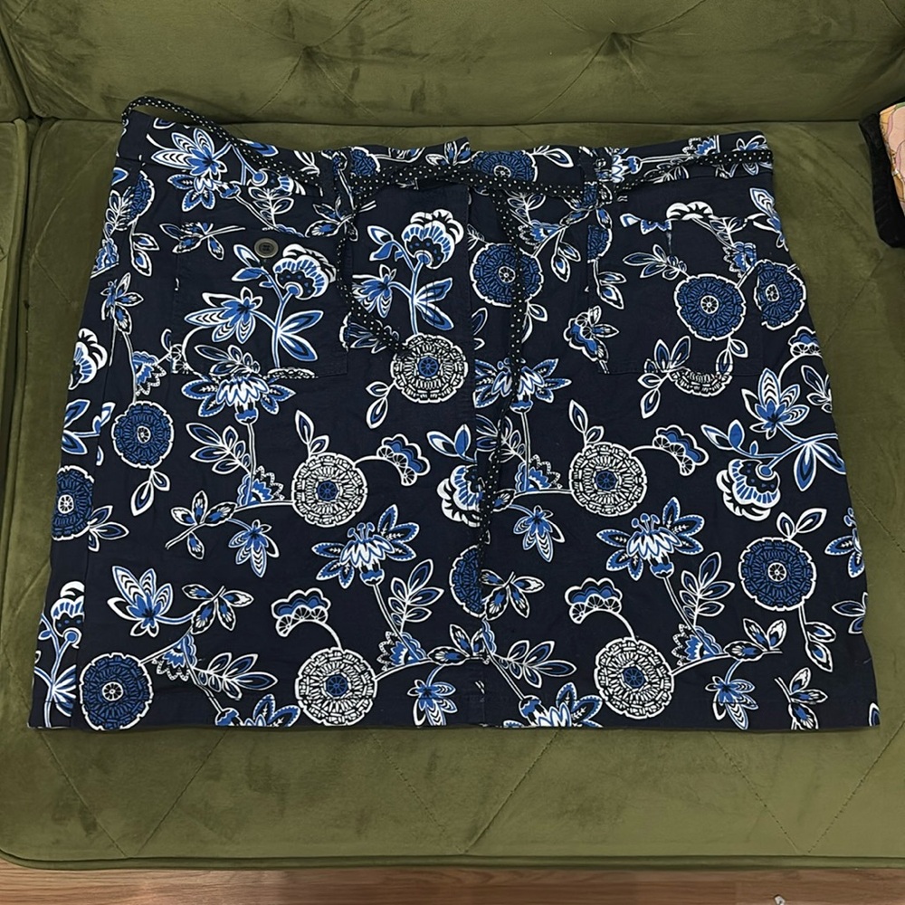 Loft mini skirt
